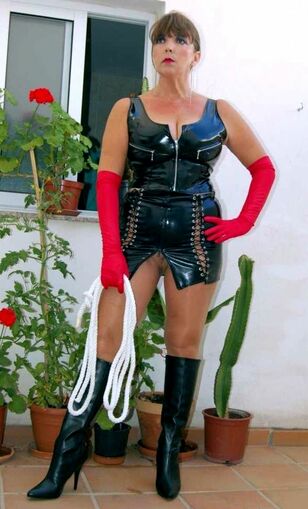 Big-titted german mature chicks in wonderful latex clothes