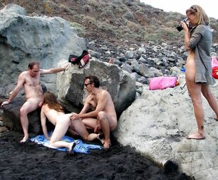 Groupsex and 3 way on the beach, hidden camera