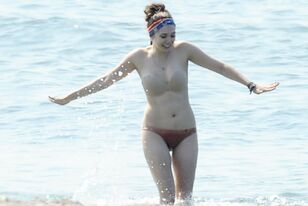 Elizabeth Olsen Nude And Uber-sexy pics