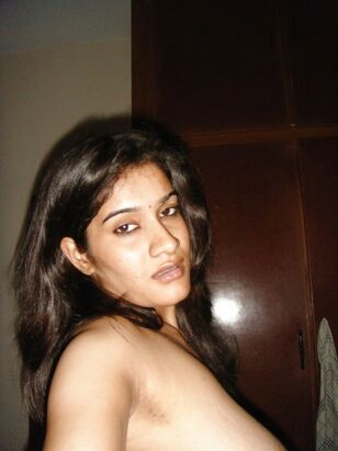 Indian solo woman deep-throats on the puffies of her fat..